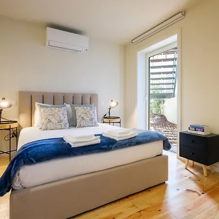 Luxury Style 6 With Ac Downtown Near Metro Apartment